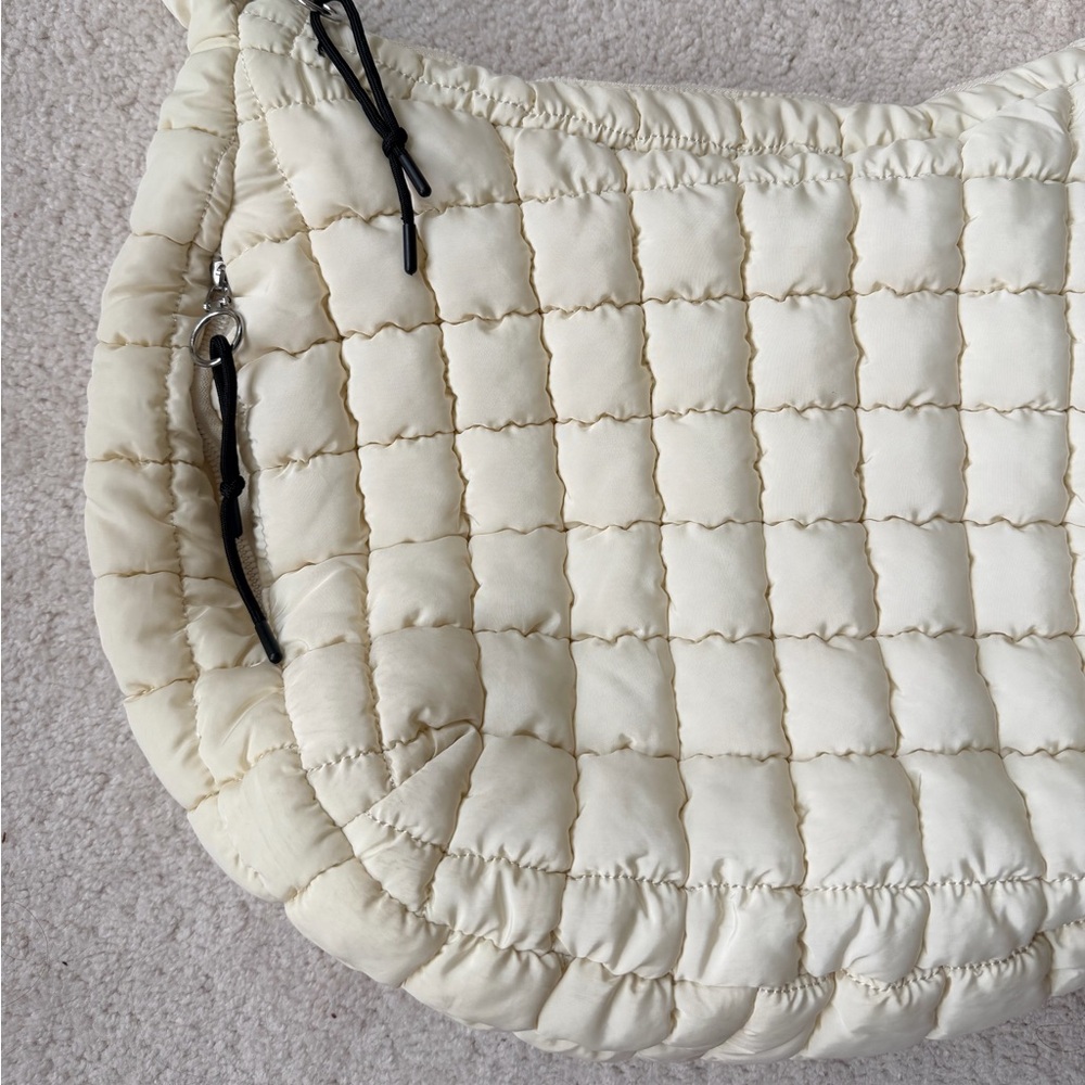 Quilted Puffer Hobo Shoulder Bag - Picture 3 of 9